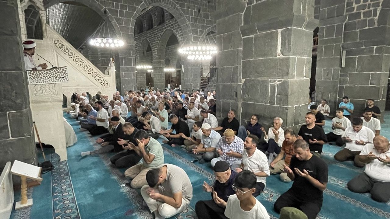 Doğu ve Güneydoğu'da Mevlit Kandili programları gerçekleştirildi