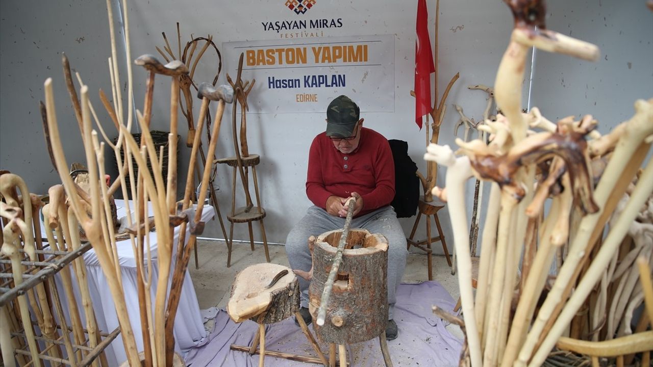 Edirne'de Yaşayan Miras Festivali Söğütlük Millet Bahçesi'nde devam ediyor