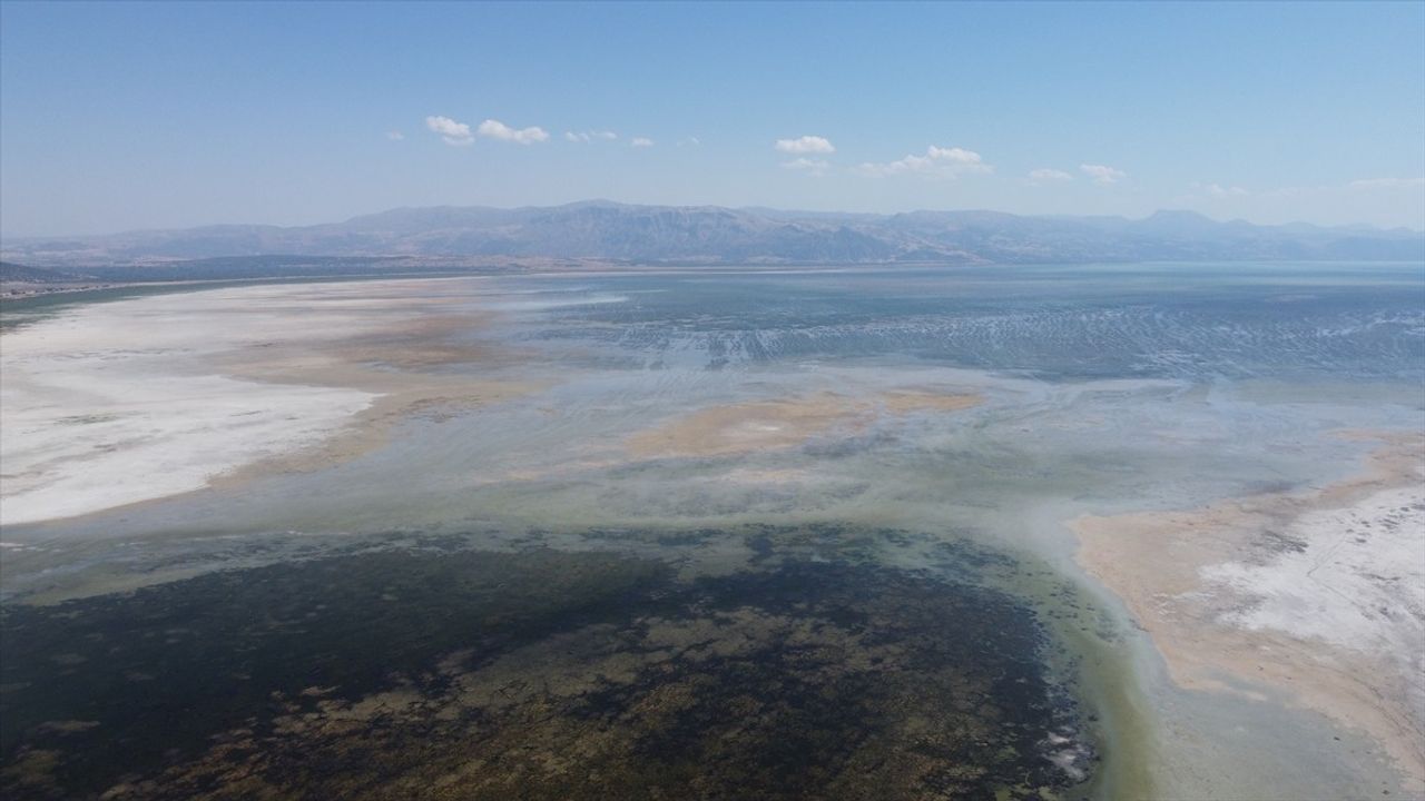Eğirdir ve Hoyran Göllerinde Kuraklık Nedeniyle Su Seviyesi Düştü