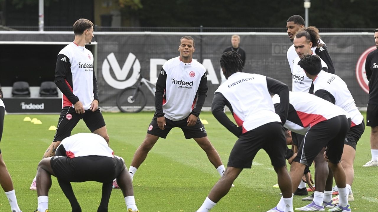 Eintracht Frankfurt, Galatasaray maçı öncesi hazırlıklarını tamamladı