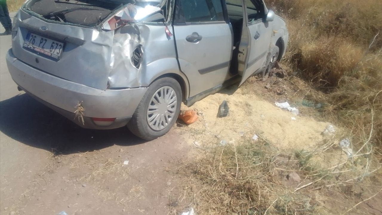 Emirdağ'da Daydalı yakınlarında otomobil devrildi: 4 kişi yaralandı