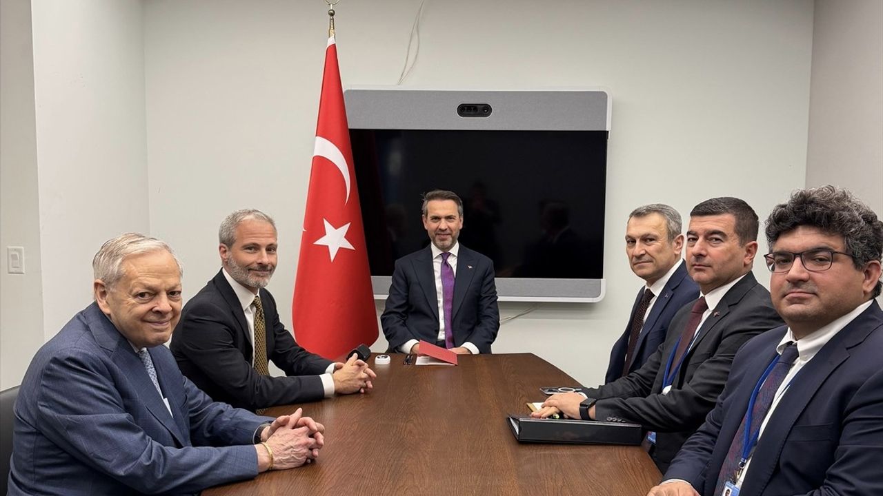 Enerji Bakanı Bayraktar, New York'ta enerji ve finans sektörü temsilcileriyle temaslarda bulundu