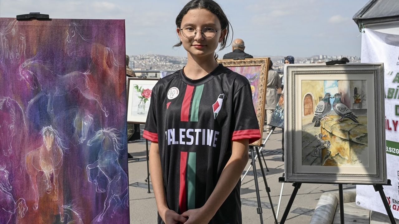 Engelsiz Gazze projesi: Hacı Bayram Veli Camii avlusunda sanatla dayanışma etkinliği