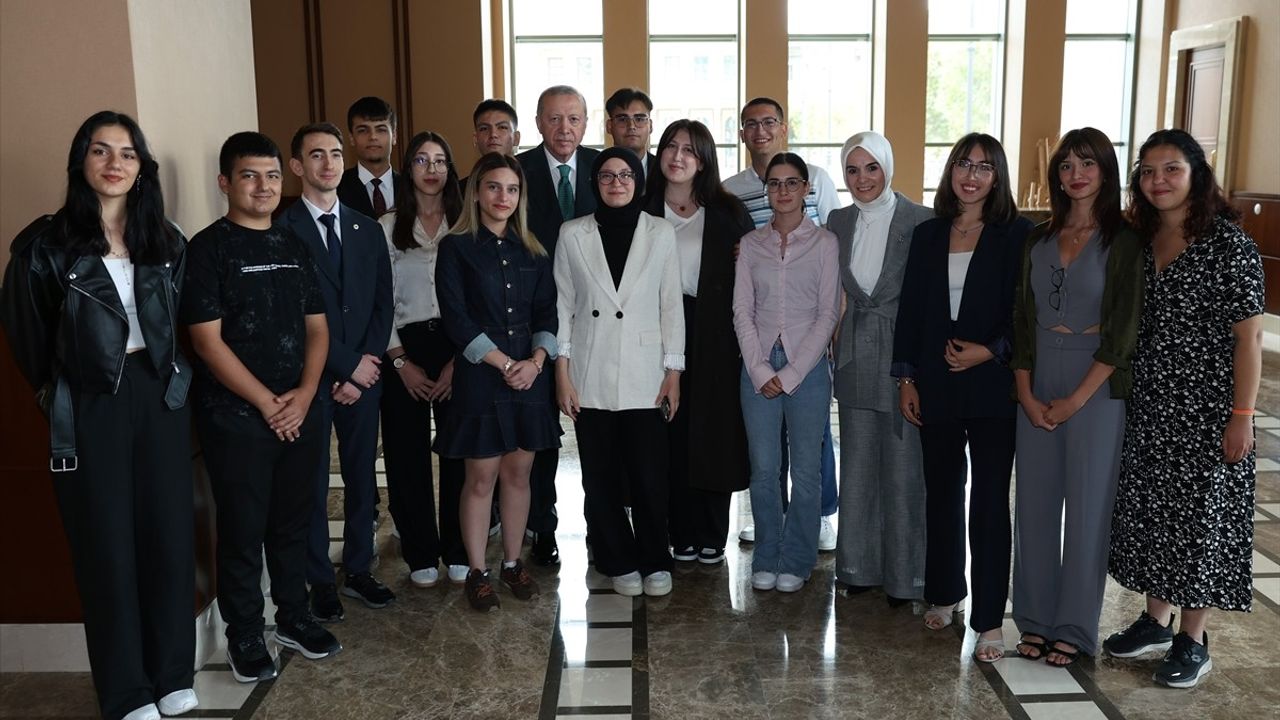 Erdoğan: Şehit ve Gazilere Saygı Vurgusu — 630 Şehit Yakını, Gazi ve Gazi Yakını Kamuya Atandı