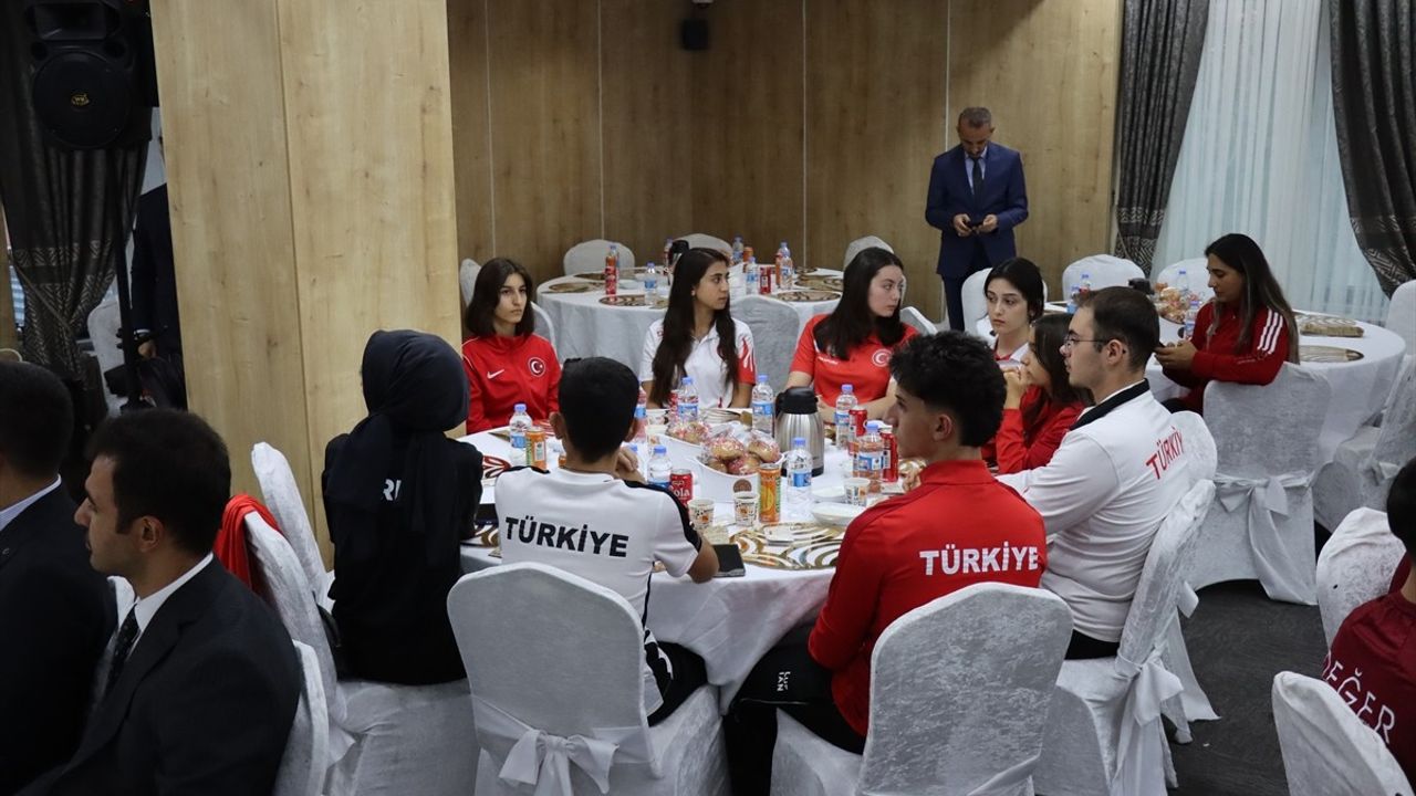 Erzincan Valisi Hamza Aydoğdu, Dereceye Giren Sporcularla Buluştu — 2024'te 18 Branşta 182 Ödül