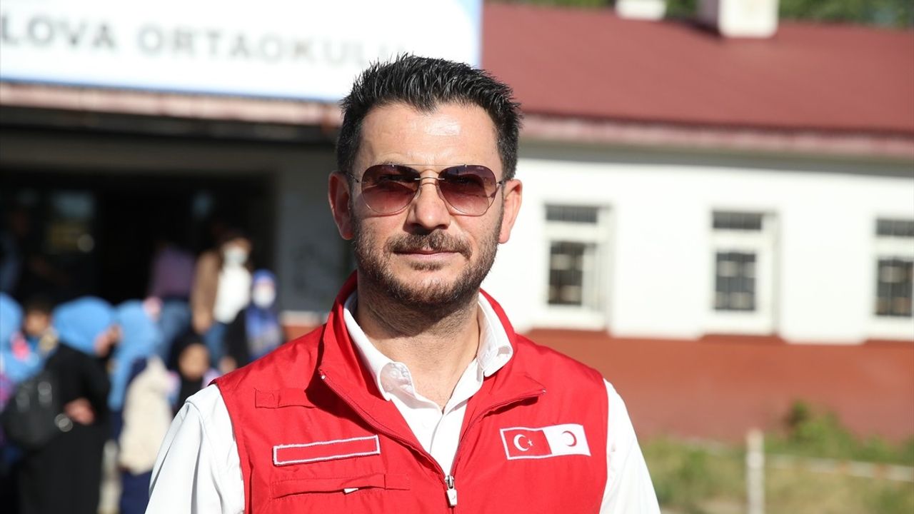 Erzurum'da Köy Okulu Öğrencileri, İlik Nakli Olan 7 Yaşındaki Sıraç İçin Uçurtma Etkinliği Düzenledi