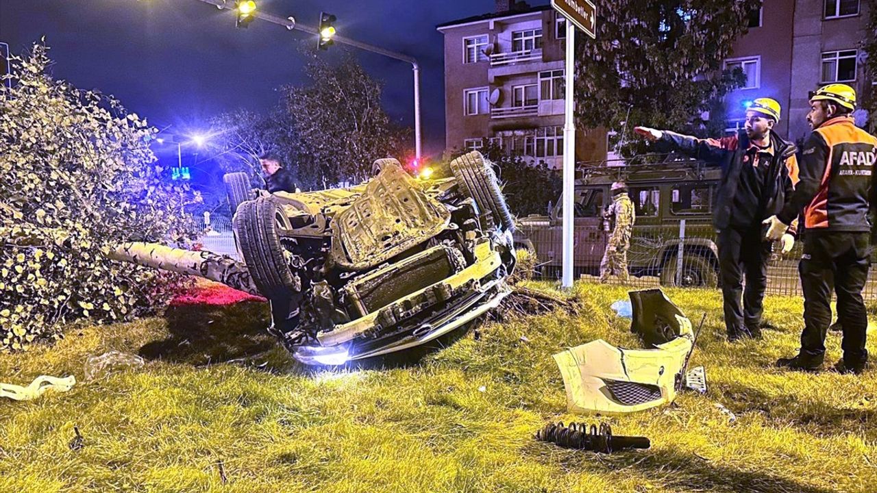 Erzurum'da otomobil takla attı: 4 yaralı, 2'si ağır