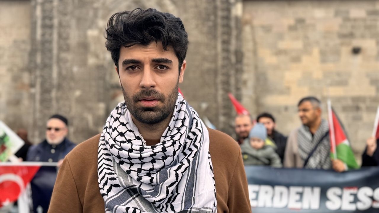 Erzurum'da sağlık çalışanlarının Gazze için 97. haftalık sessiz yürüyüşü