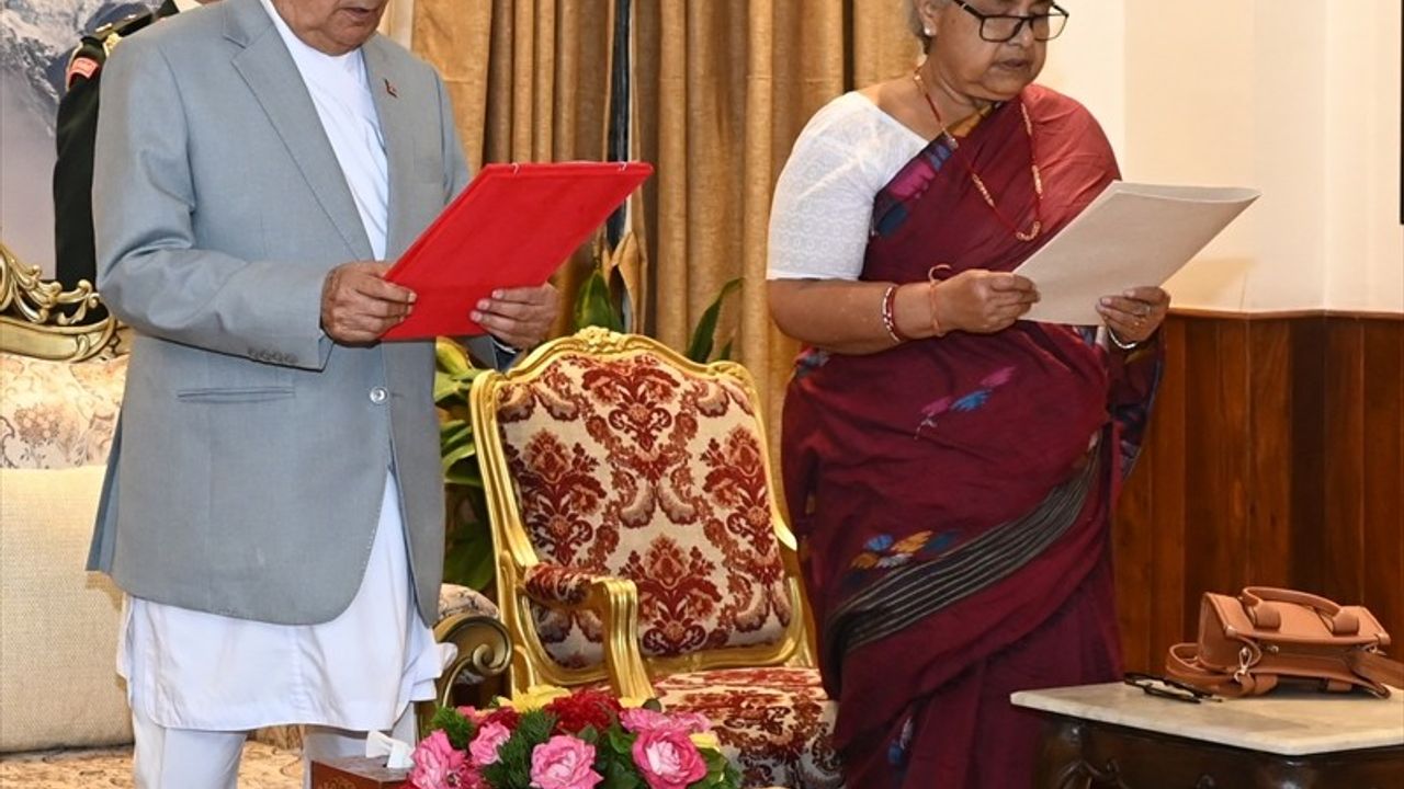 Eski Yüksek Mahkeme Başkanı Sushila Karki, Nepal'de Geçici Başbakan Olarak Yemin etti