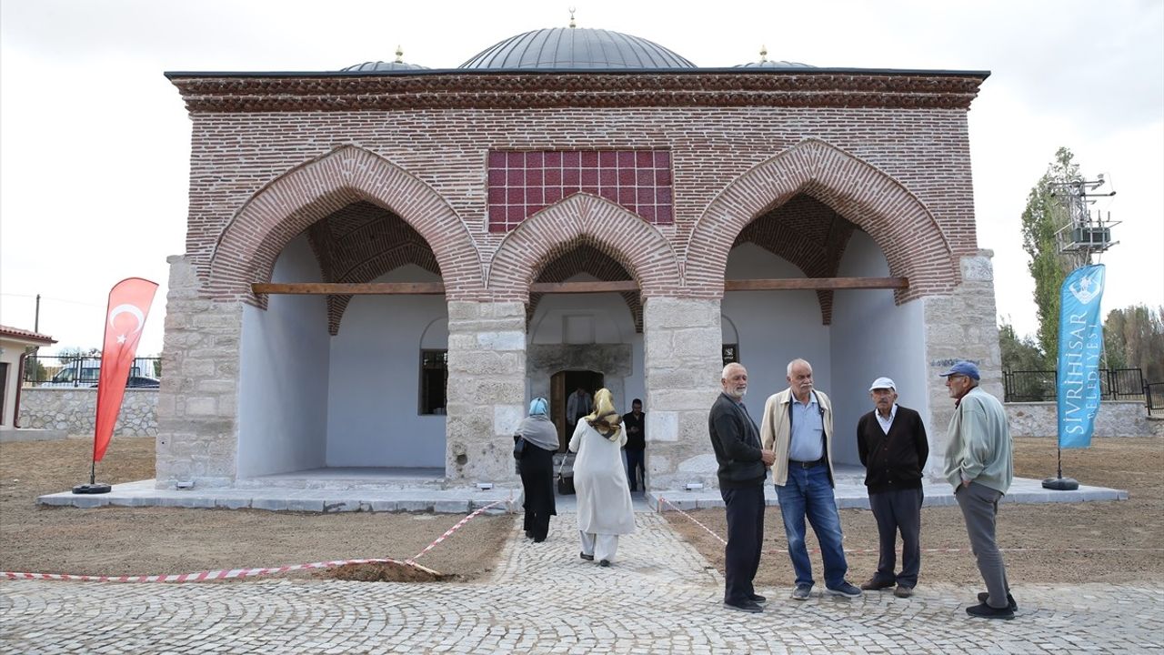 Eskişehir Sivrihisar'da restorasyonu tamamlanan Hamamkarahisar Ulu Cami ibadete açıldı