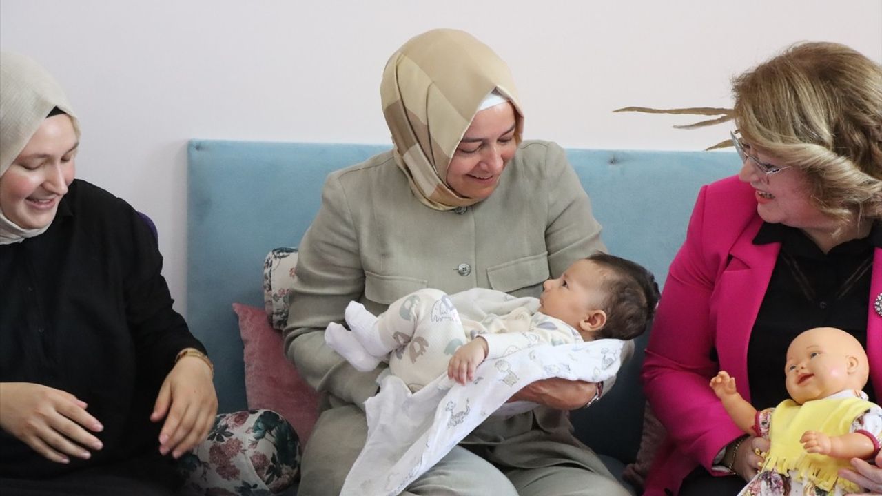 Fatma Betül Sayan Kaya: Kırklareli'nde 'Normal Doğum Eylem Planı' eğitimleri sezaryen oranlarını düşürdü