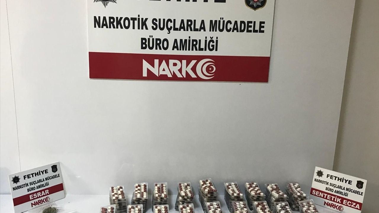 Fethiye'de operasyon: 2 bin 44 sentetik ecza ve esrar ele geçirildi, şüpheli tutuklandı
