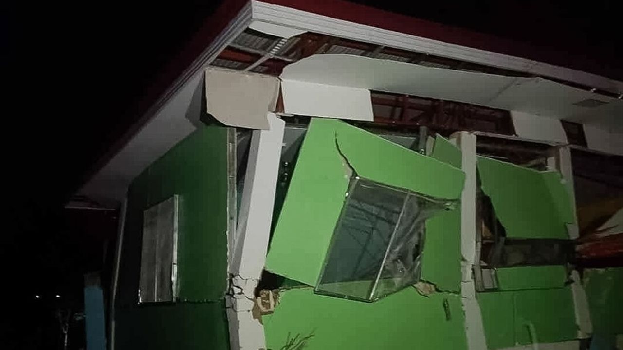 Filipinler'de 6,9 büyüklüğündeki deprem: 5 kişi hayatını kaybetti