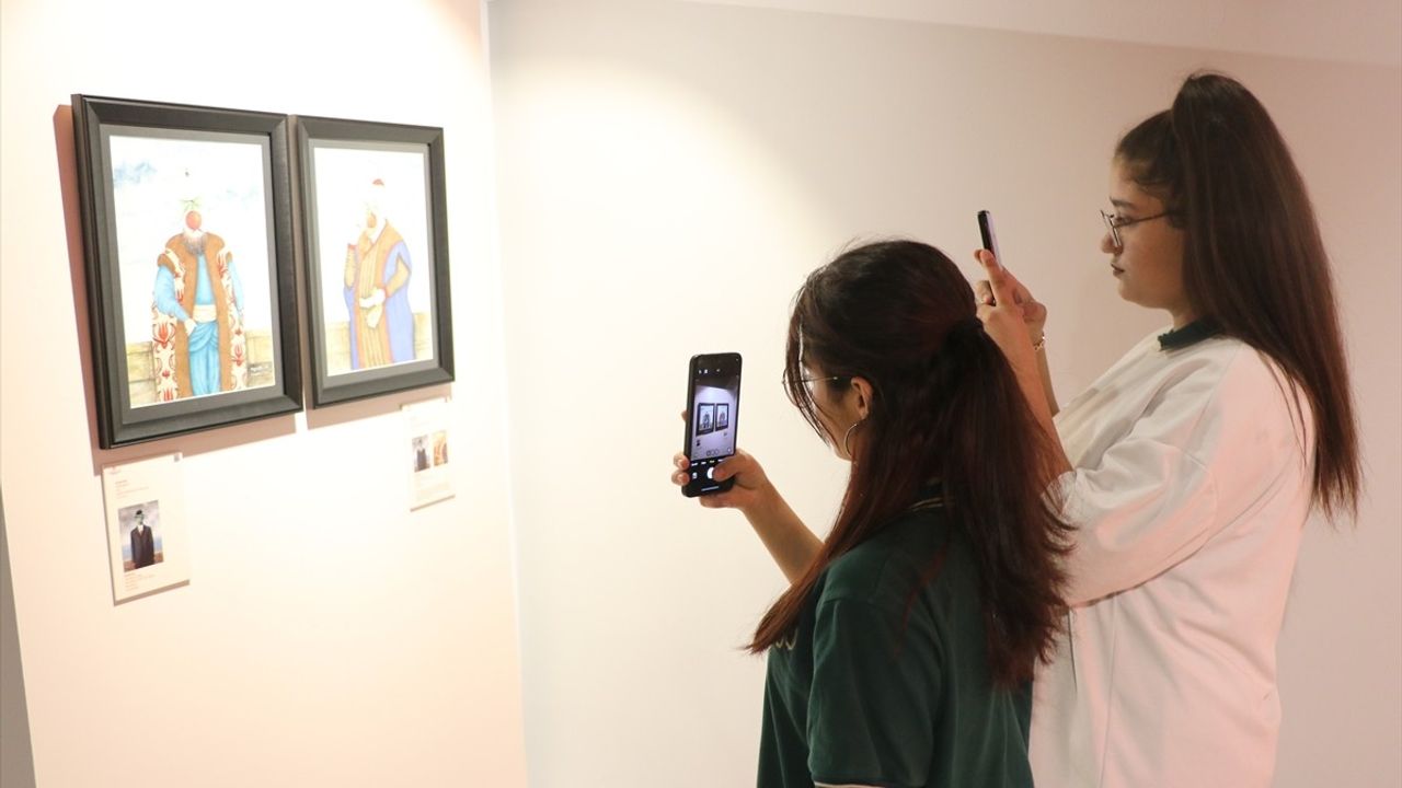 GastroAntep Festivali'nde 'Matraki: Bir Osmanlı Yıldızı' ve 'Kuralsız Bağlantılar' Sergileri Açıldı