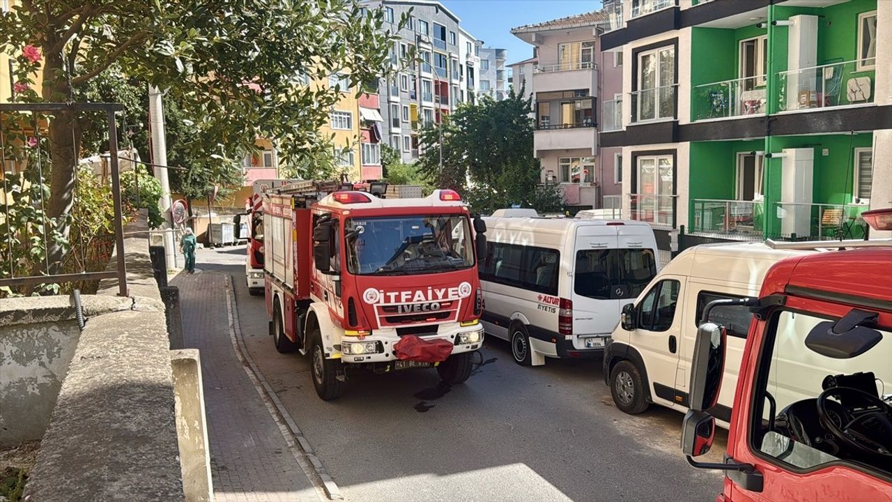 Gebze'de 5 katlı apartmanda yangın: 1 kişi dumandan etkilendi