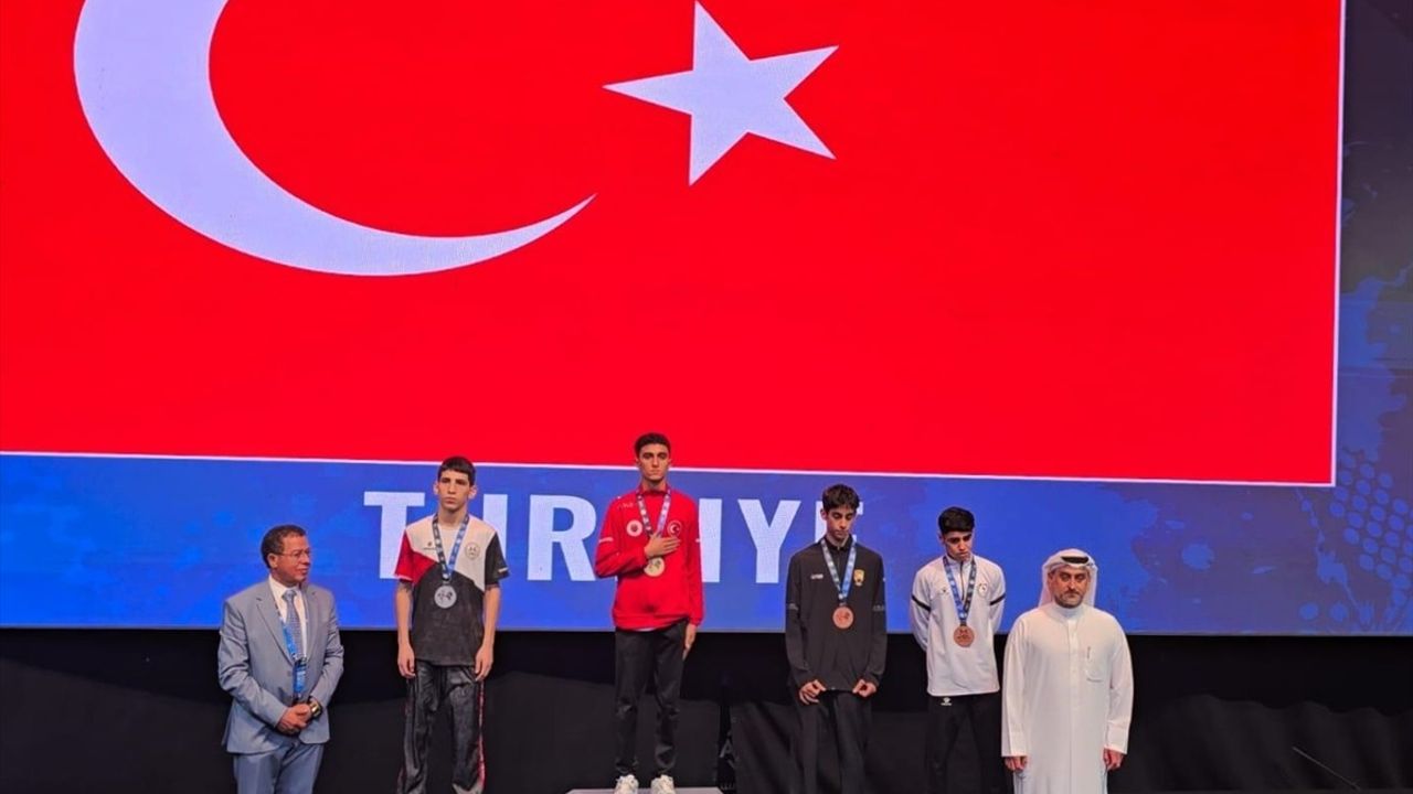 Genç milli muaythai sporcuları Abu Dabi'de 15 madalya kazandı