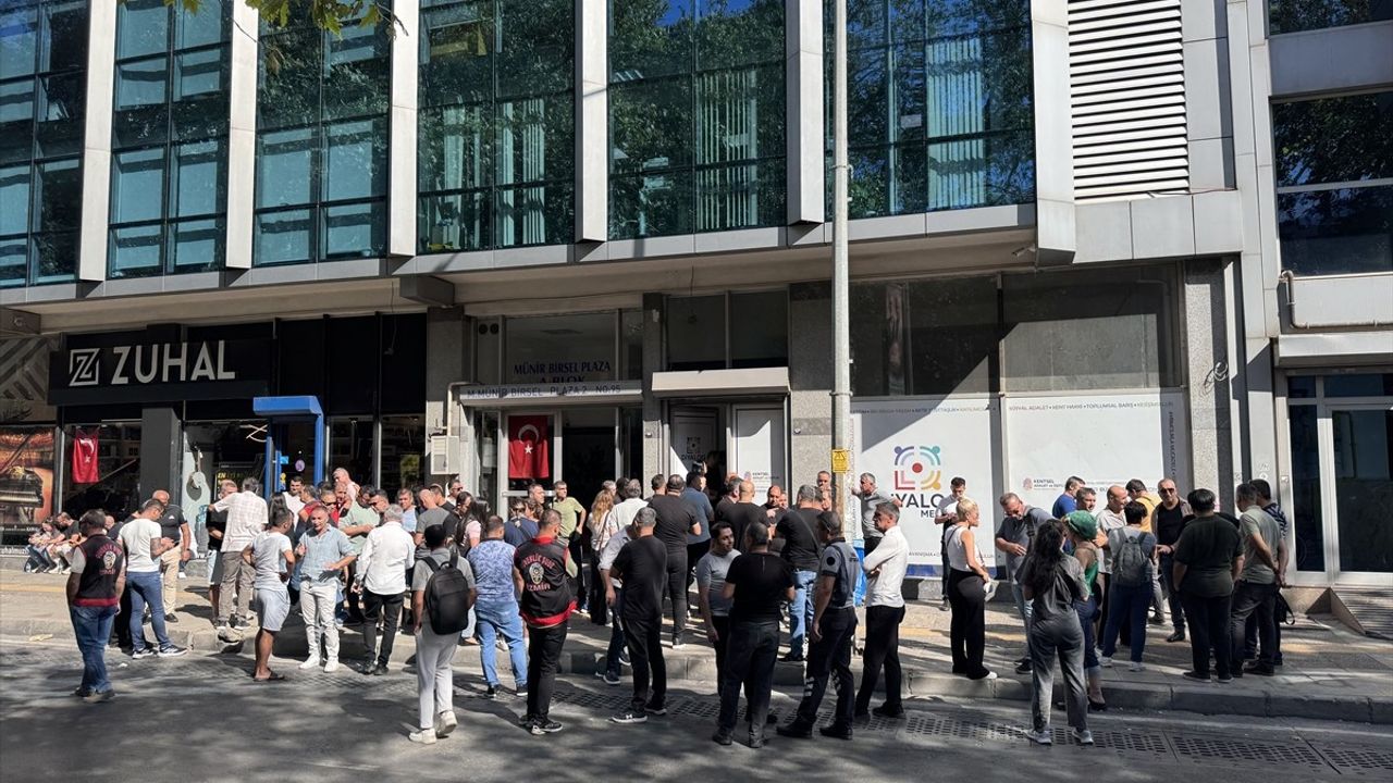 Genel-İş: İzmir Büyükşehir Belediyesi iştiraklerinde 500'den fazla güvenlik görevlisi yıllık izne çıkarıldı