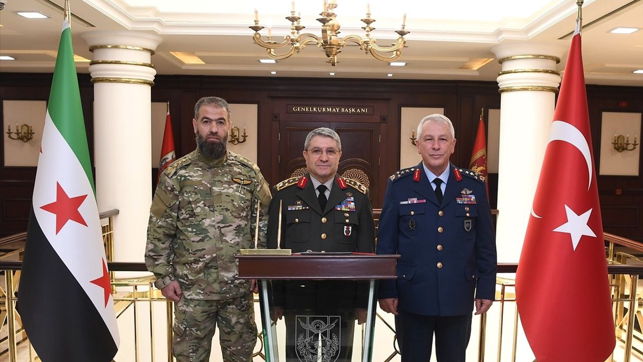 Genelkurmay Başkanı Bayraktaroğlu, Suriye Hava Kuvvetleri Komutanı Hawary'i Ankara'da kabul etti