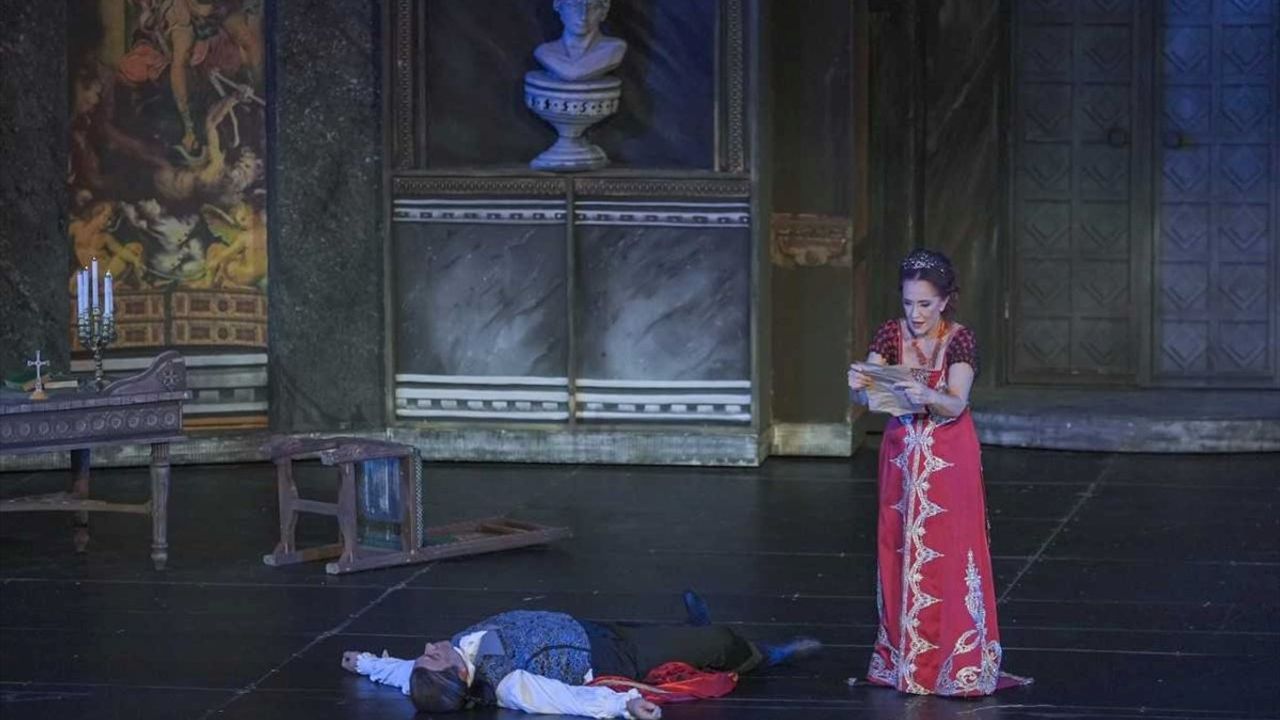 Giacomo Puccini'nin 'Tosca'sı Aspendos Antik Tiyatrosu'nda sahnelendi