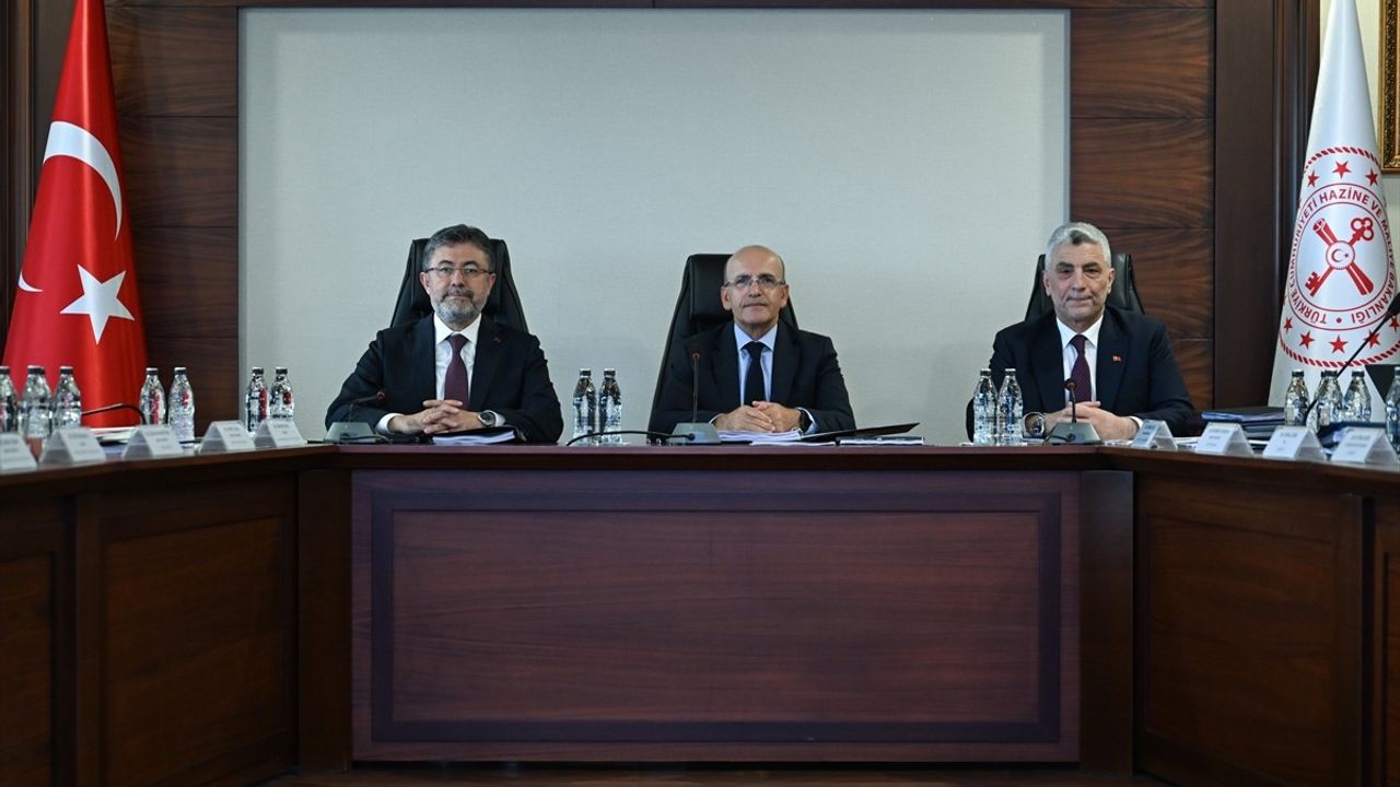 Gıda ve Tarımsal Ürün Piyasaları İzleme Komitesi, Mehmet Şimşek başkanlığında toplandı