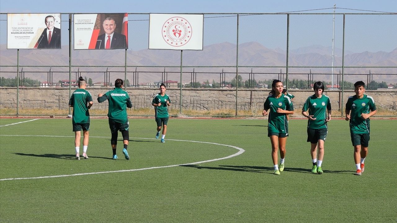 Hakkari'den İki Takım Turkcell Kadın Futbol Süper Ligi'nde: Hakkarigücü ve Yüksekovaspor