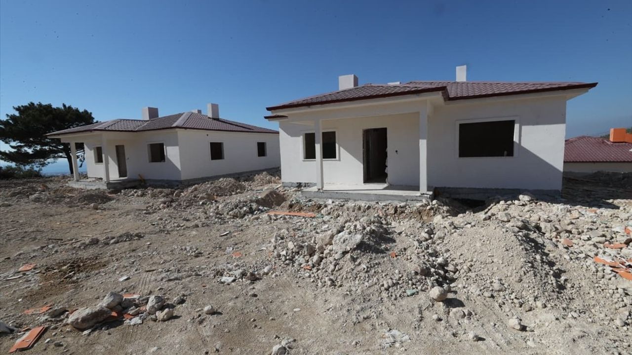 Hatay Belen'de 58 kırsal afet konutunun inşası sürüyor