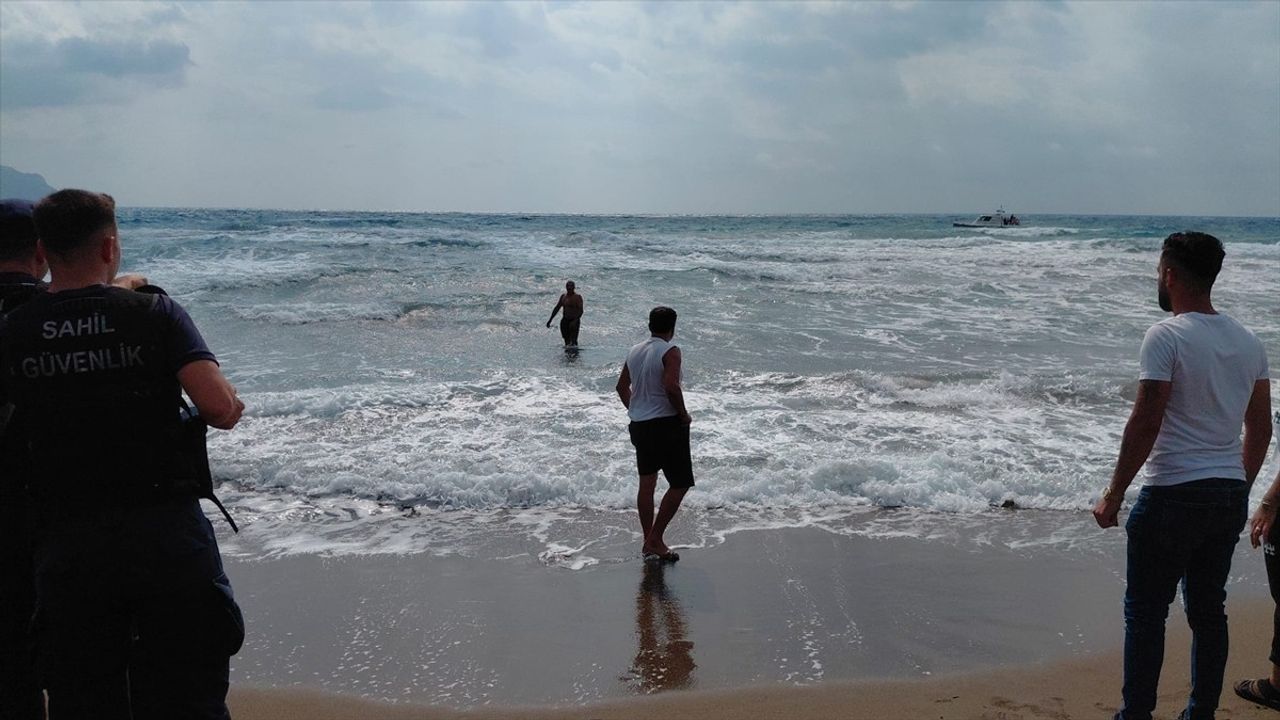 Hatay Samandağ'da denize giren iki kardeşten biri boğuldu, diğeri hastaneye kaldırıldı