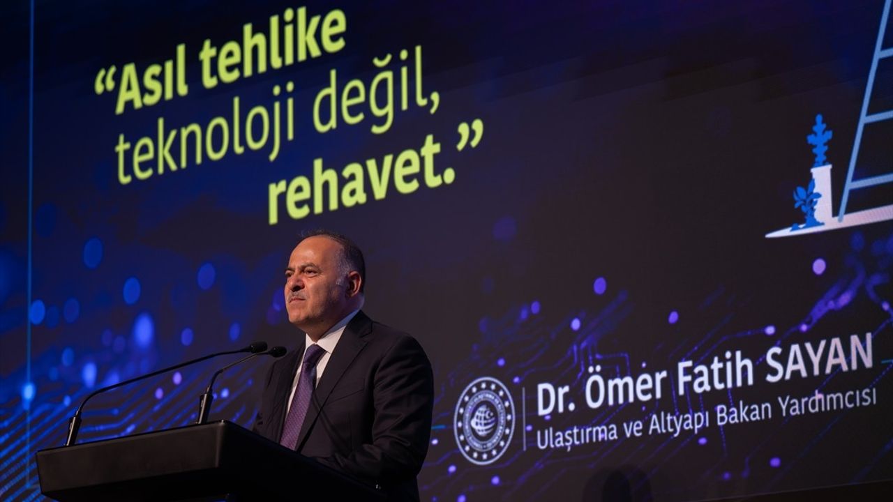 Huawei AR-GE Kodlama Maratonu BTK merkezinde sona erdi — Sayan: Yapay zeka insani kalkınmanın anahtarı