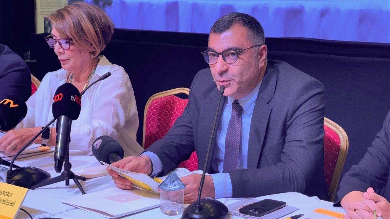 İBB Şehir Tiyatroları 2025-2026 Sezon Repertuvarını Harbiye'de Tanıttı