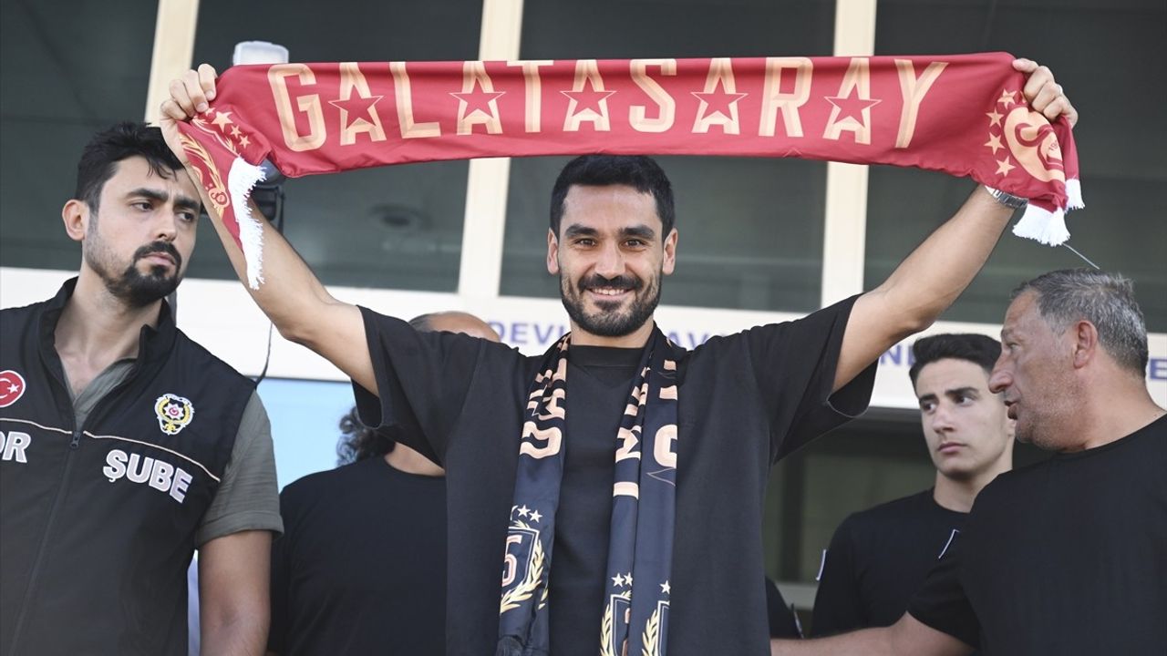 İlkay Gündoğan İstanbul'a Geldi: Galatasaray ile Görüşmelerin Ardından Havalimanında Karşılandı