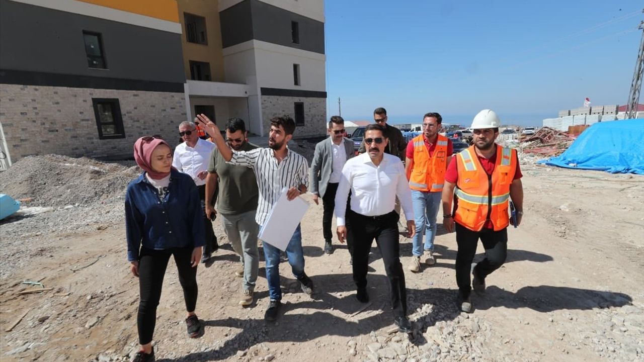 İskenderun'da 2 bin 826 afet konutu ve 11 ticaret merkezinin inşası sürüyor