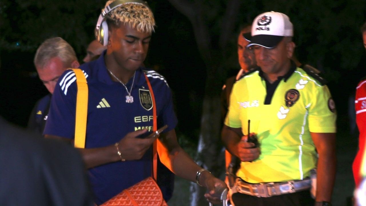 İspanya A Milli Futbol Takımı Konya'ya Geldi: Türkiye ile 7 Eylül'de MEDAŞ Konya Büyükşehir Stadı'nda Karşılaşacak