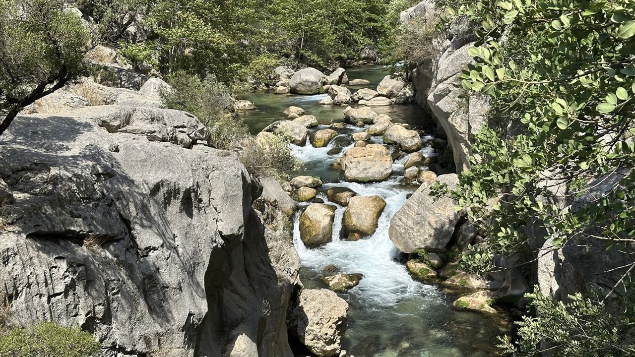 Isparta'nın Yazılı Kanyon Tabiat Parkı: Doğa, tarih ve yürüyüş rotası bir arada