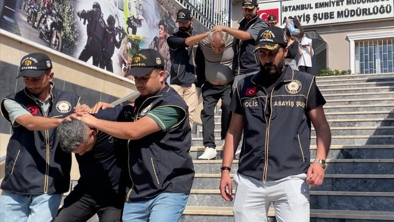 İstanbul'da fuhuş operasyonu: 8 kadın kurtarıldı, 2 zanlı tutuklandı