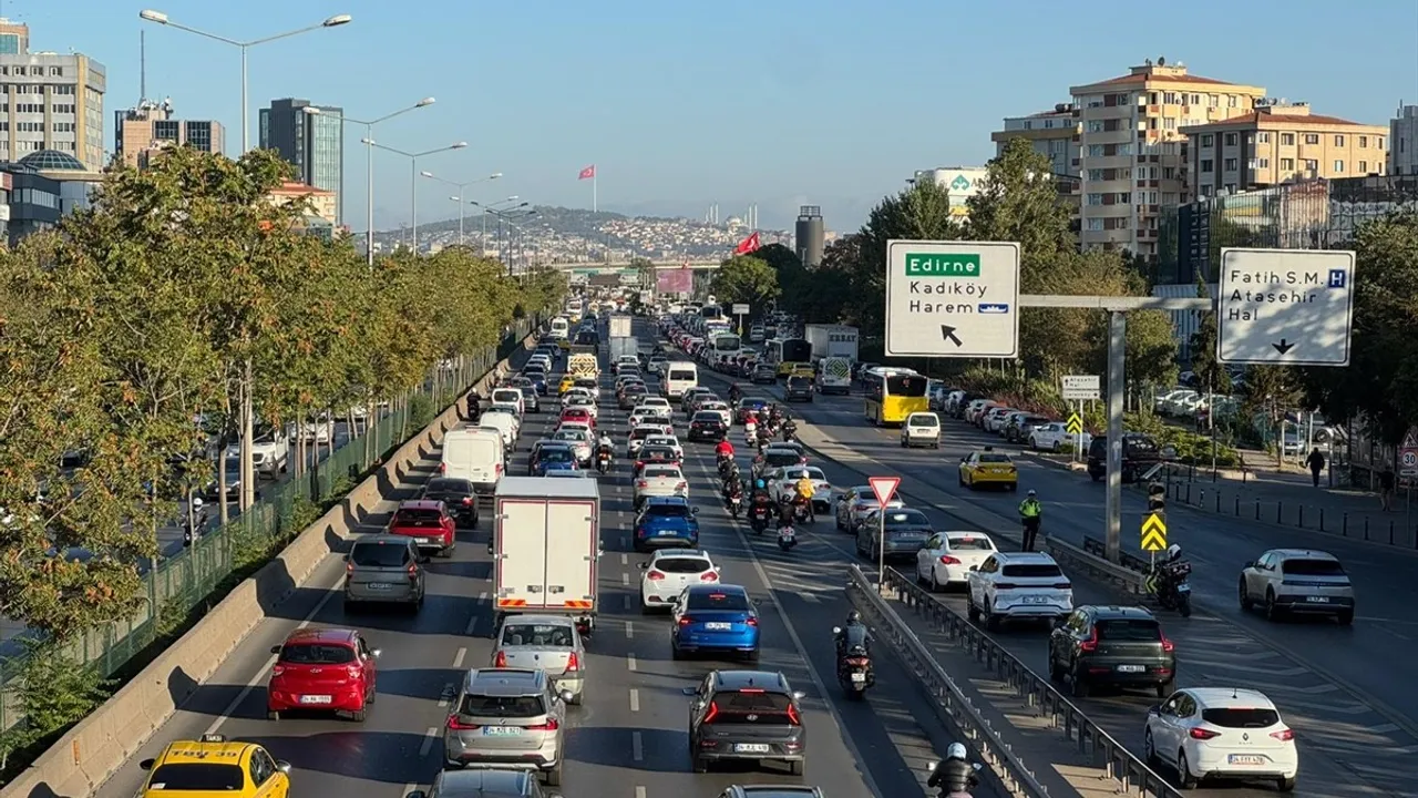 İstanbul'da sabah trafiği artıyor: Kent genelinde yoğunluk yüzde 71'e ulaştı