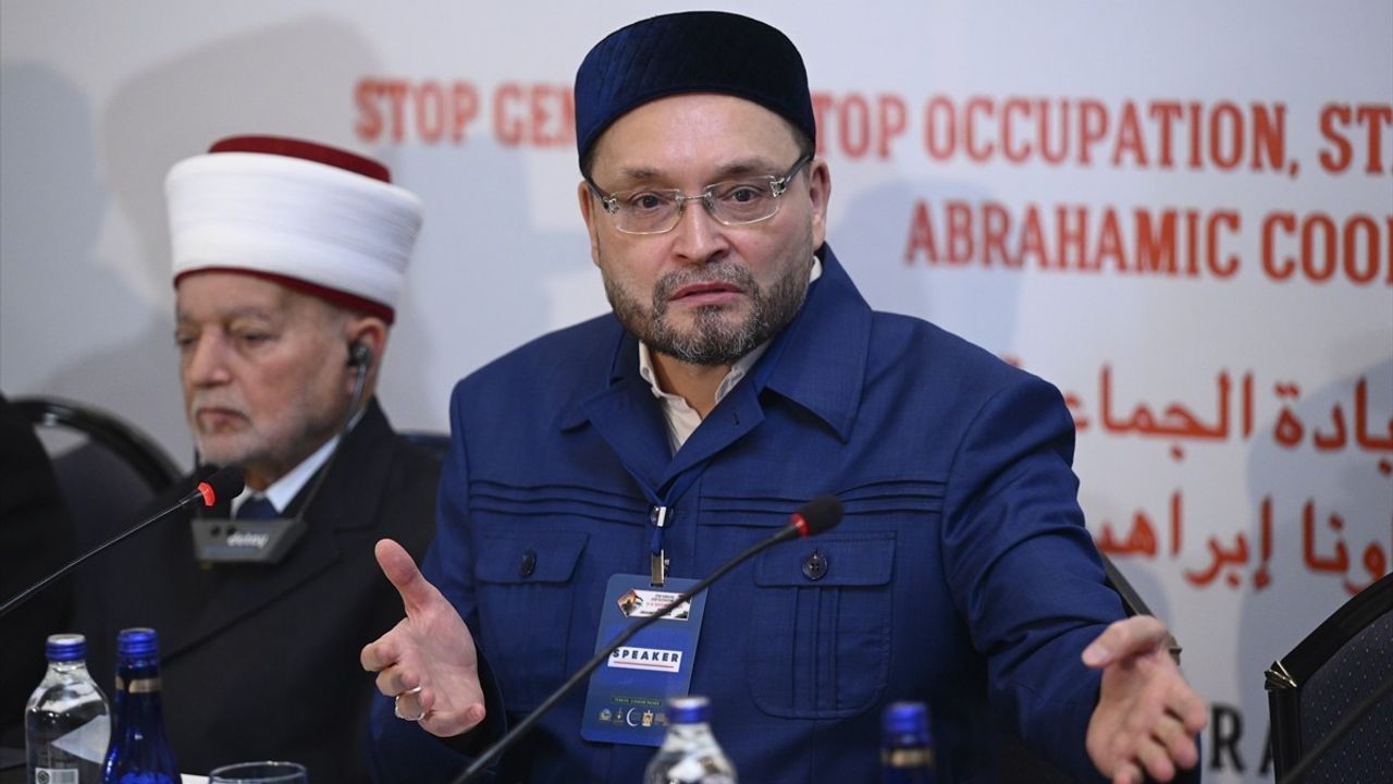 İstanbul'da Uluslararası Yuvarlak Masa: Gazze'deki İddialar ve Kutsal Mekanlara Yönelik Tehditler Tartışıldı