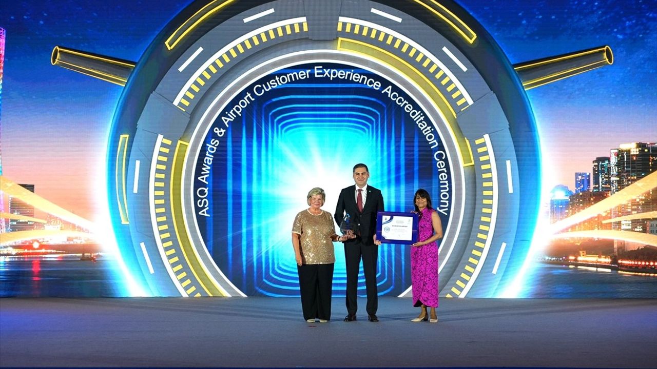 İstanbul Havalimanı'na ACI'den üç küresel ödül: Avrupa'nın En İyi Havalimanı, Seviye 5 ve Küresel Eğitim Liderliği