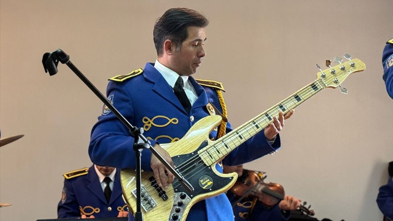 İstanbul Polis Bandosu, Üsküdar huzurevinde '1 Ekim Dünya Yaşlılar Günü' konseri verdi