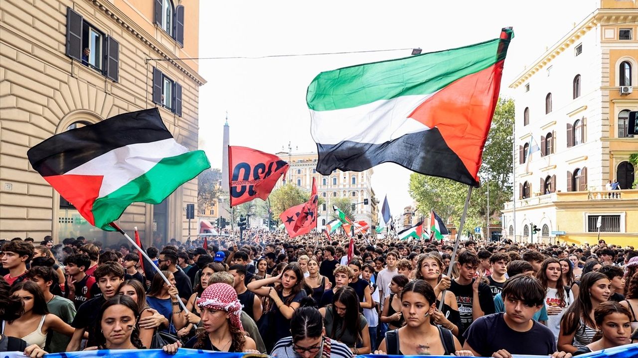 İtalya'da Gazze İçin Genel Grev: Ulaşım ve Eğitimde 24 Saatlik İş Bırakma, Bazı Kentlerde Müdahale