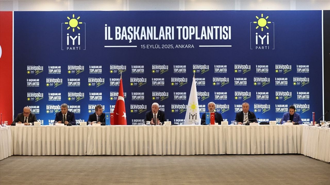İYİ Parti Genel Başkanı Müsavat Dervişoğlu, Ankara'da İl Başkanları Toplantısı'na Başkanlık Etti