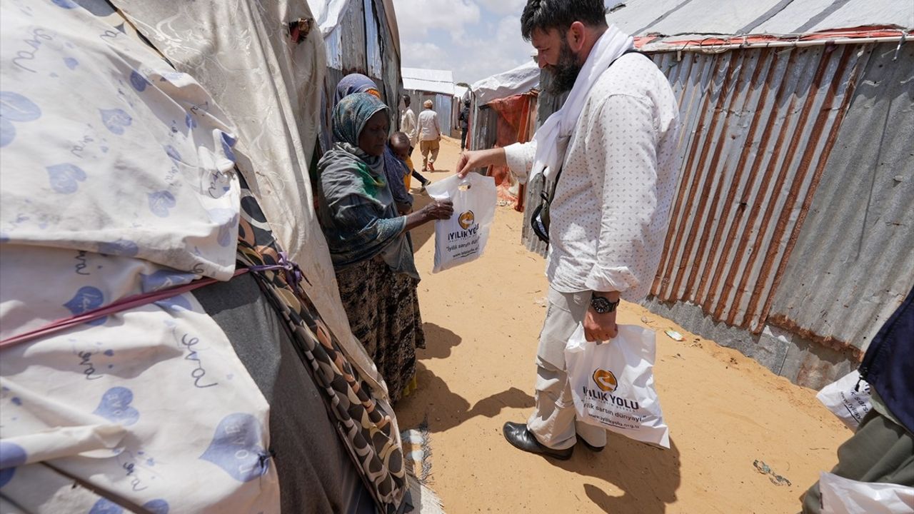 İyilik Yolu İnsani Yardım Derneği Somali'de 850 bin kişiye yardım ulaştırdı