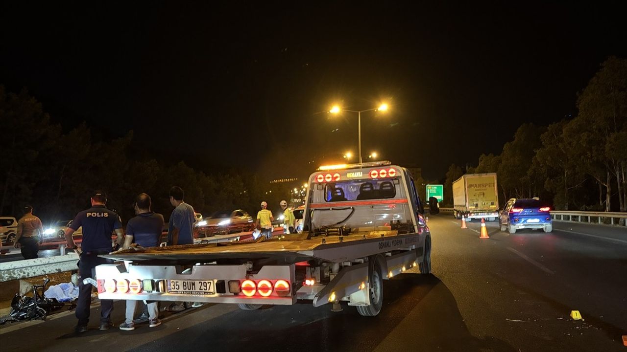 İzmir Balçova'da bariyere çarpan motosiklet sürücüsü hayatını kaybetti