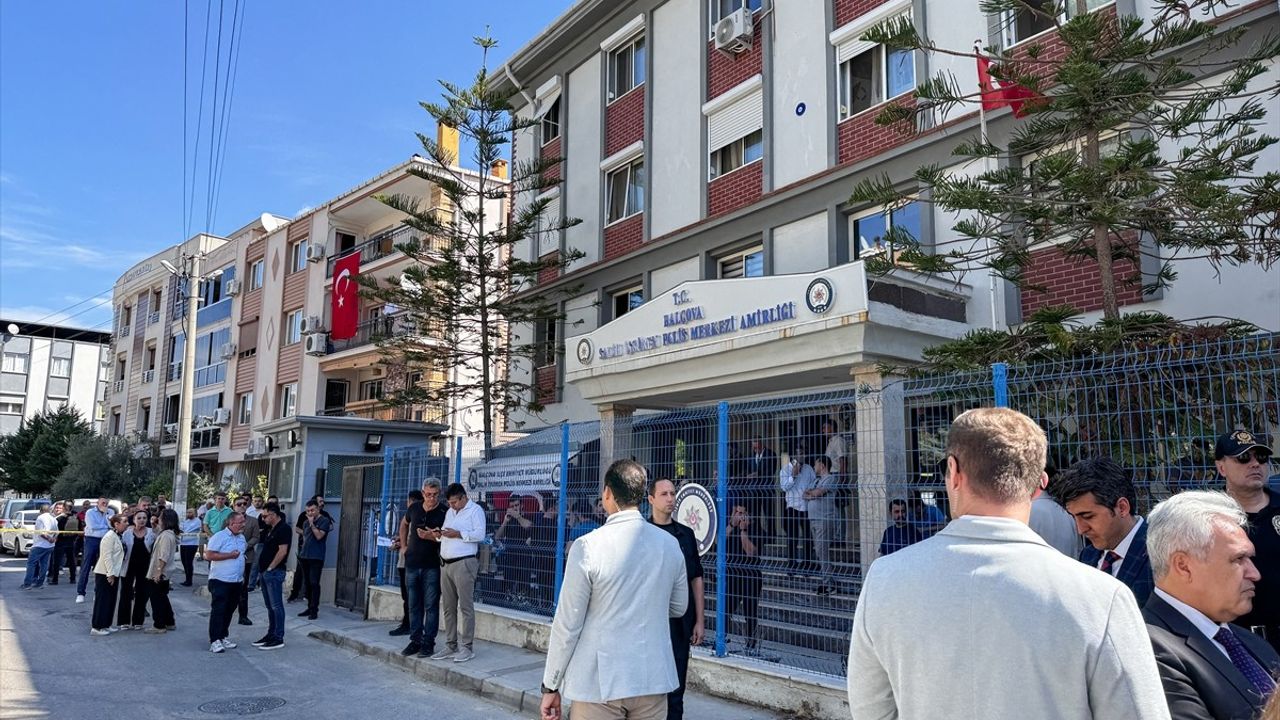 İzmir Balçova'da polis merkezine silahlı saldırı: 2 polis şehit, 1 polis yaralı