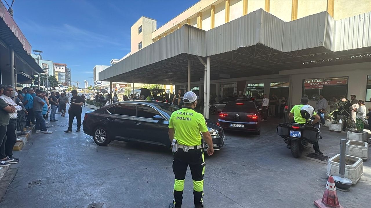İzmir Balçova'da polis merkezine silahlı saldırı: 2 polis şehit oldu, 3 kişi yaralandı