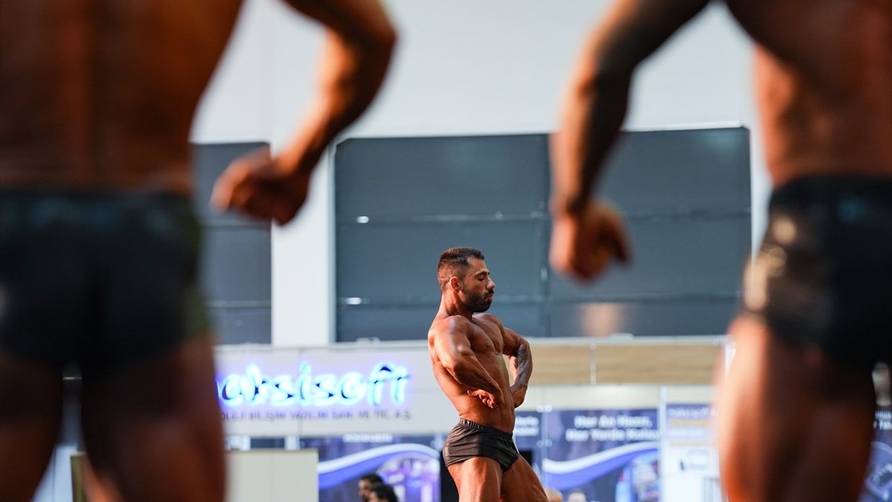 İzmir'de 3. Expo Sport'ta Uluslararası Mr. Universe Vücut Geliştirme Yarışması: 131 Sporcu Katıldı