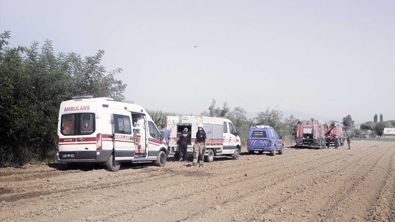 İzmir'de eğitim uçağı Torbalı'da mısır tarlasına düştü: Tarla sahibi o anları anlattı