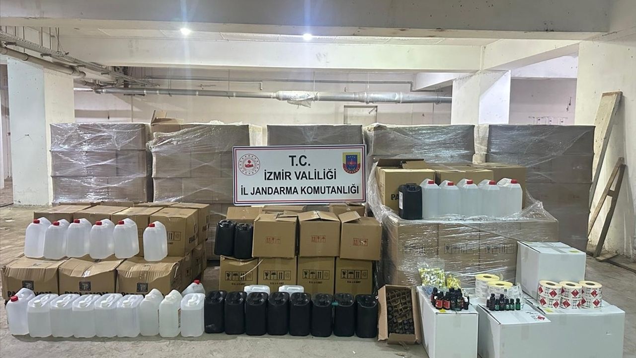 İzmir Konak'ta kaçakçılık operasyonu: 7 ton etil alkol ele geçirildi