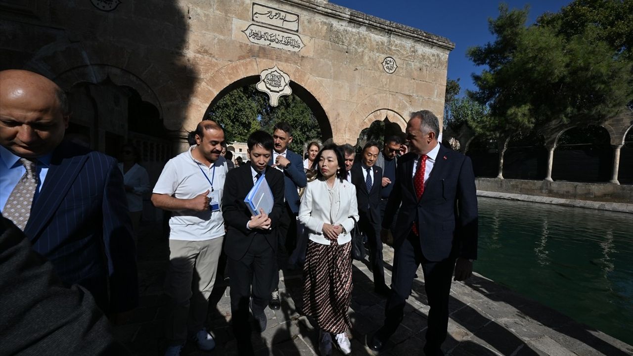 Japonya Prensesi Akiko Mikasa Balıklıgöl'ü ziyaret etti