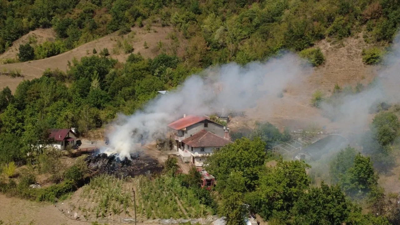 Karabük Safranbolu'da evden ormana sıçrayan yangın kontrol altına alındı