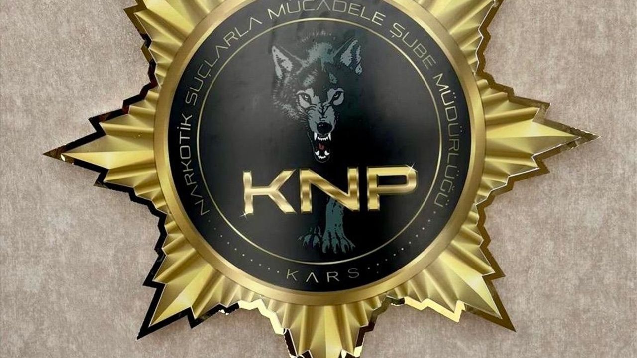 Kars'ta yolcu otobüsünde 605,54 gram sentetik uyuşturucu ele geçirildi; zanlı tutuklandı